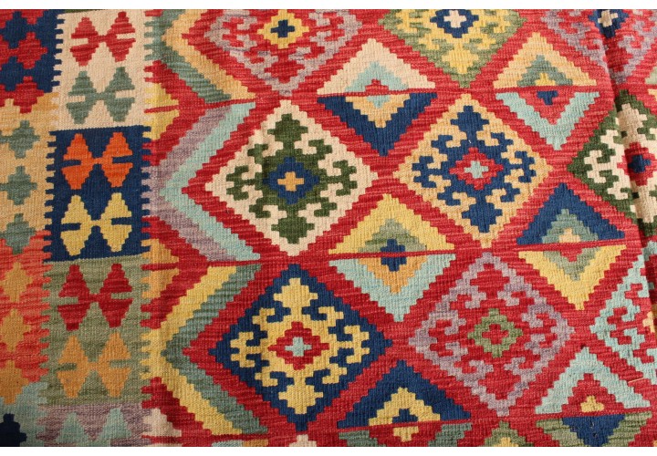 Kilim- Kilim: 320 x 260cm: This is an extremely beautiful- hig