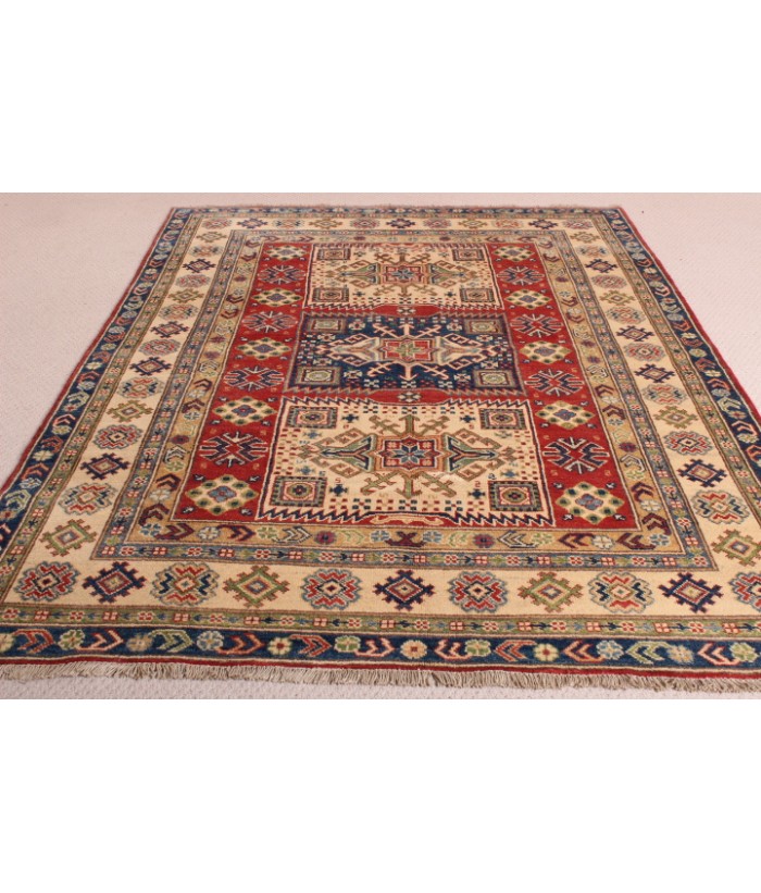 Ghazni- Ghazni: 200 x 150cm: A beautiful vegetable-dyed rug wov